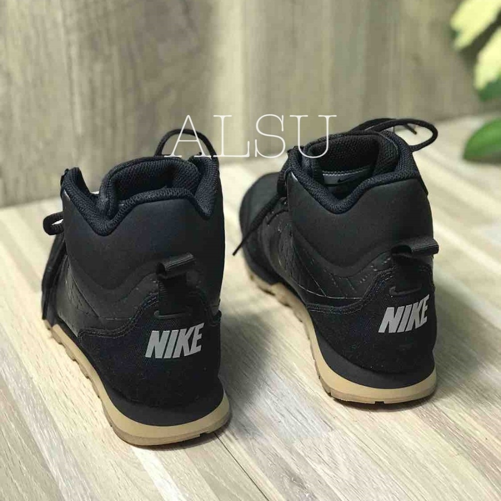 NWT Nike MD Runner 2 MID Prem Black W AUTHENTIC - Picture 3 of 8